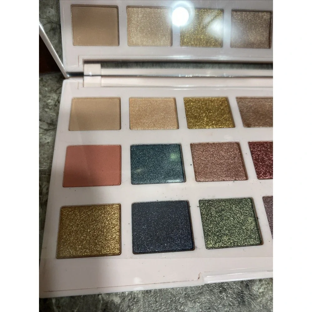 Ciate London The Editor Palette New England‎ Eyeshadow 18 Shades